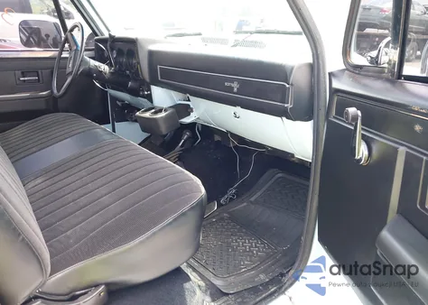 1985 Chevrolet K10 из США, поврежденный, VIN 1GCEK14H9FF397333